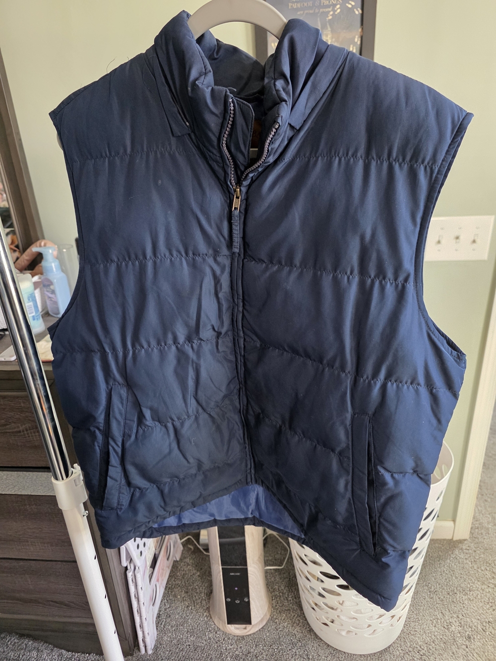 Men's Navy Puffer Vest - St Johns Bay